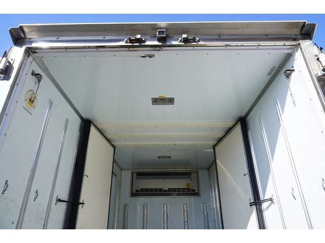 Hino DUTRO 2018-09 193356-18