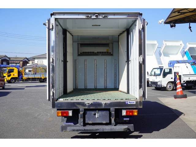 Hino DUTRO 2018-09 193356-16