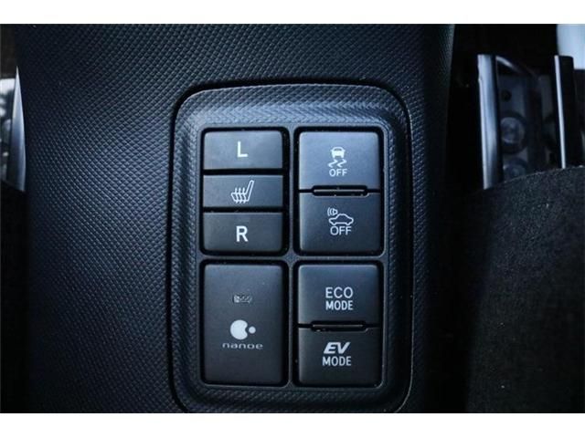 Toyota AQUA 2019-01 18658-9