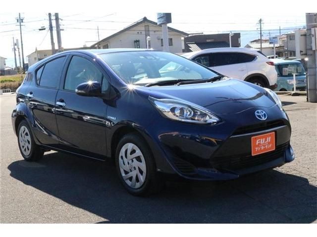 Toyota AQUA 2019-01 18658-2