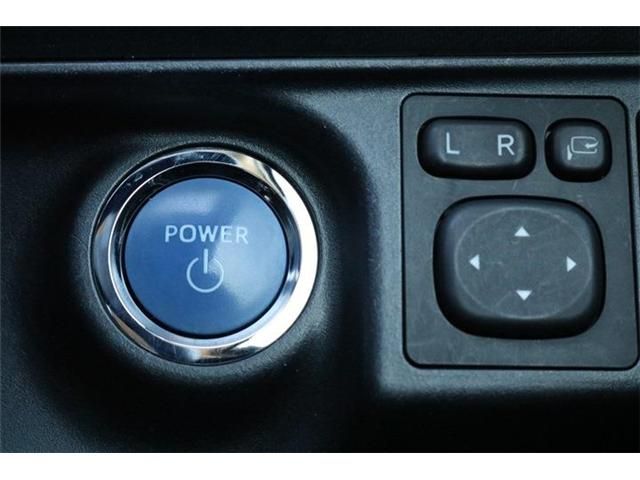 Toyota AQUA 2019-01 18658-8