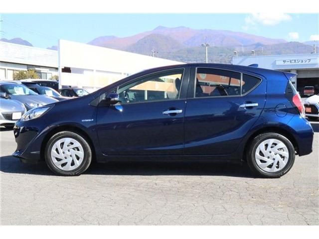 Toyota AQUA 2019-01 18658-27
