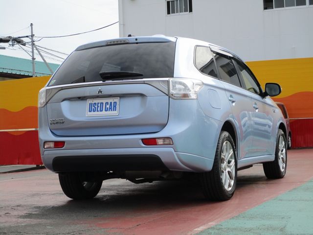 Mitsubishi OUTLANDER PHEV 2013-02 7453-2