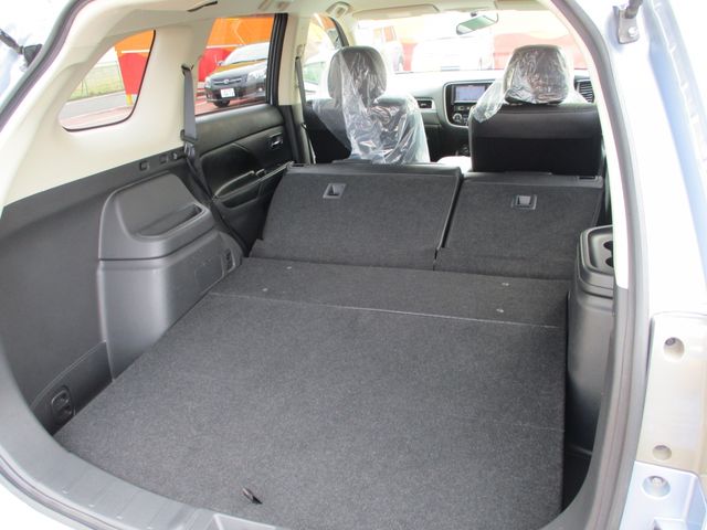Mitsubishi OUTLANDER PHEV 2013-02 7453-8
