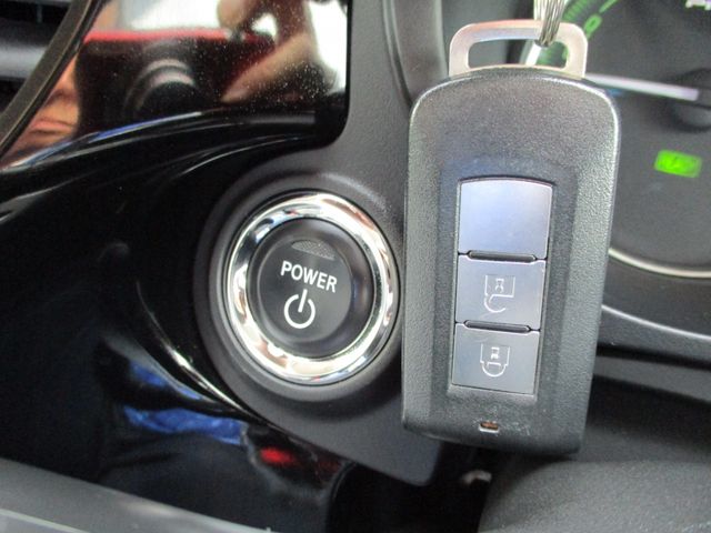 Mitsubishi OUTLANDER PHEV 2013-02 7453-14