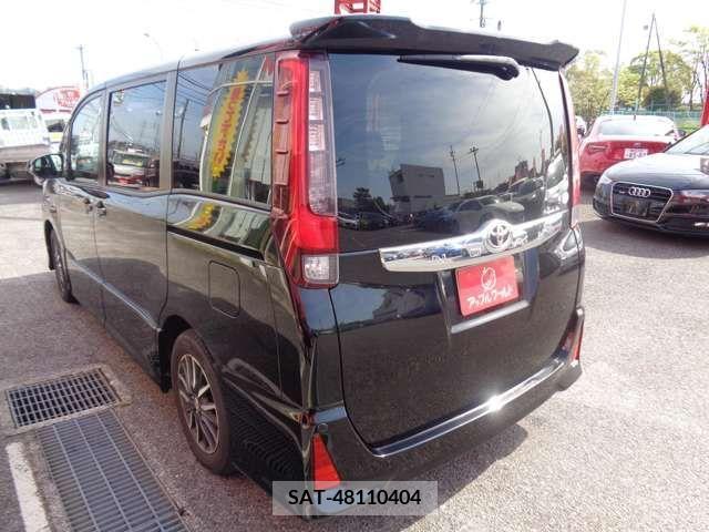 Toyota NOAH 2015-03 279529-5
