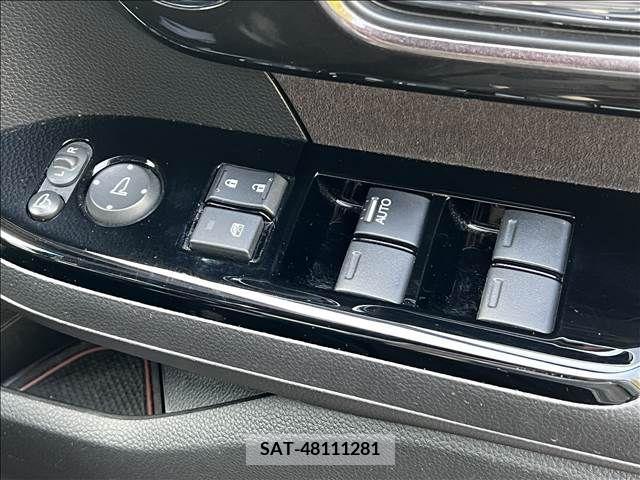 Honda N BOX CUSTOM 2019-05 245799-17