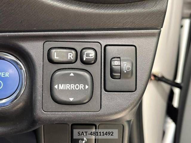 Toyota AQUA 2013-02 253932-4