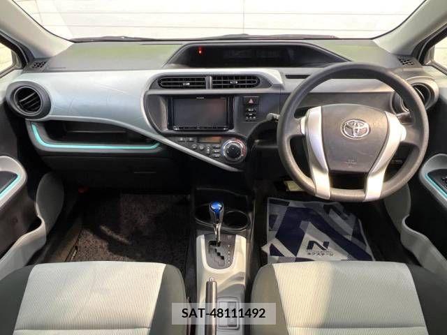 Toyota AQUA 2013-02 253932-1