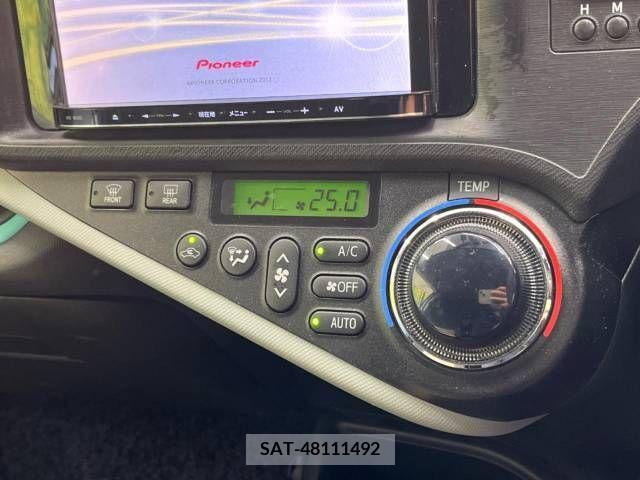 Toyota AQUA 2013-02 253932-6