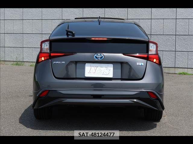 Toyota PRIUS 2019-10 247643-4