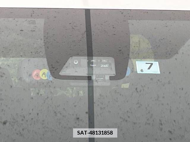Toyota NOAH 2017-07 365136-3