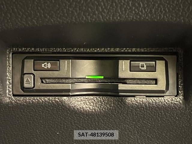 Toyota PRIUS 2019-09 322451-5