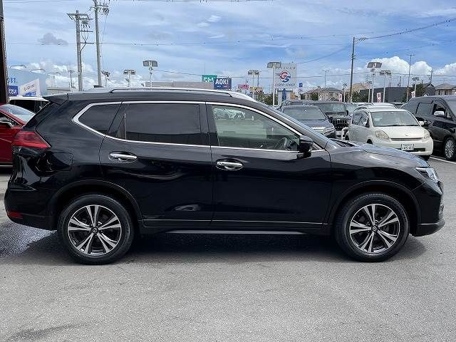 Nissan X-TRAIL 2018-03 11076-15