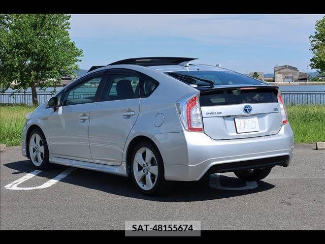 Toyota PRIUS 2012-03 255864-4