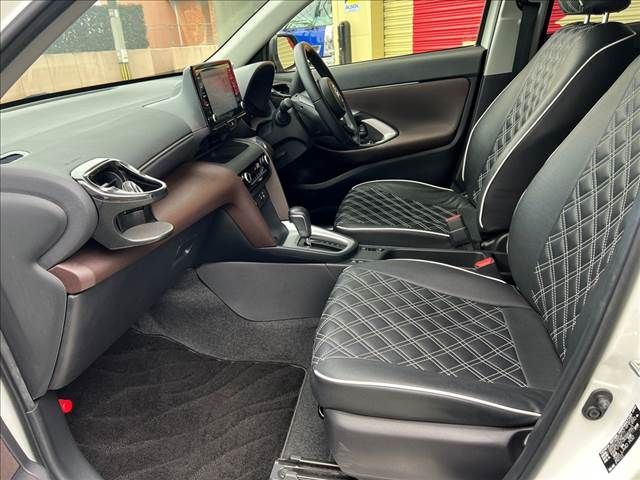 Toyota YARIS CROSS 2021-11 180782-6