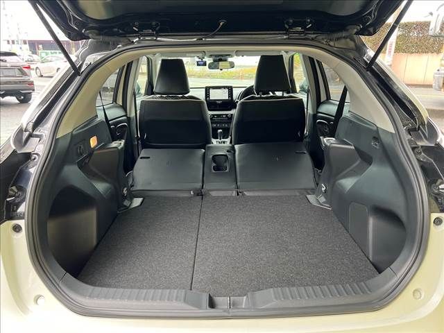 Toyota YARIS CROSS 2021-11 180782-10