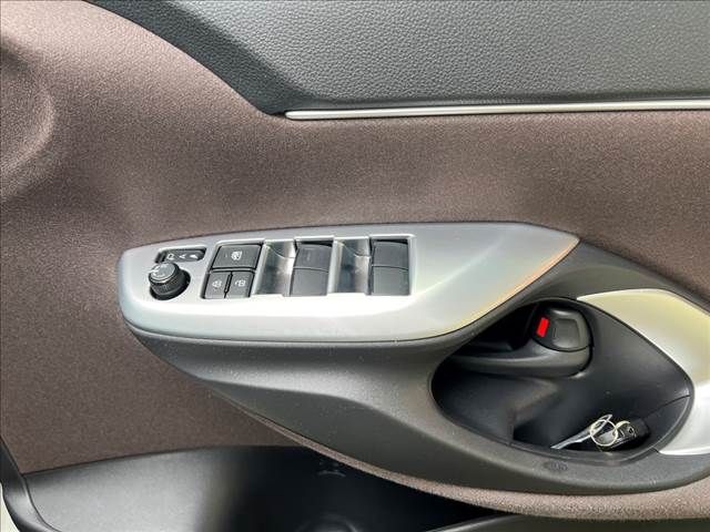 Toyota YARIS CROSS 2021-11 180782-12