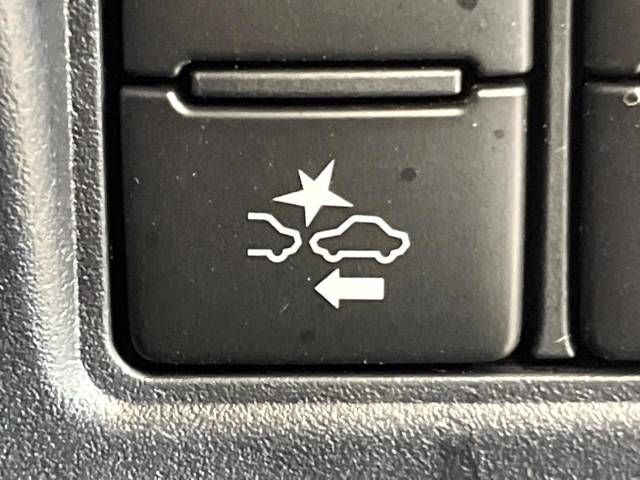 Toyota NOAH 2018-12 196782-6