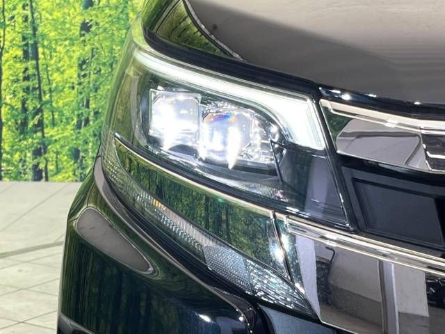 Toyota NOAH 2018-12 196782-13