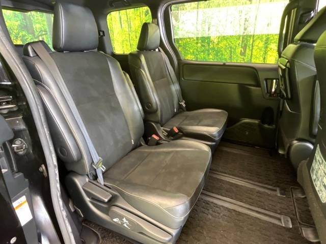 Toyota NOAH 2018-12 196782-9