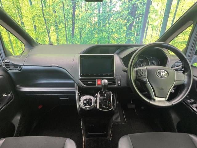 Toyota NOAH 2018-12 196782-1