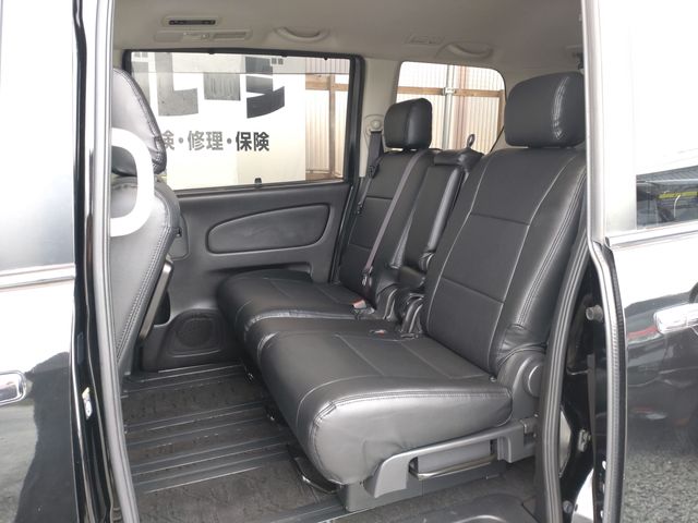 Nissan SERENA 2014-05 190539-5