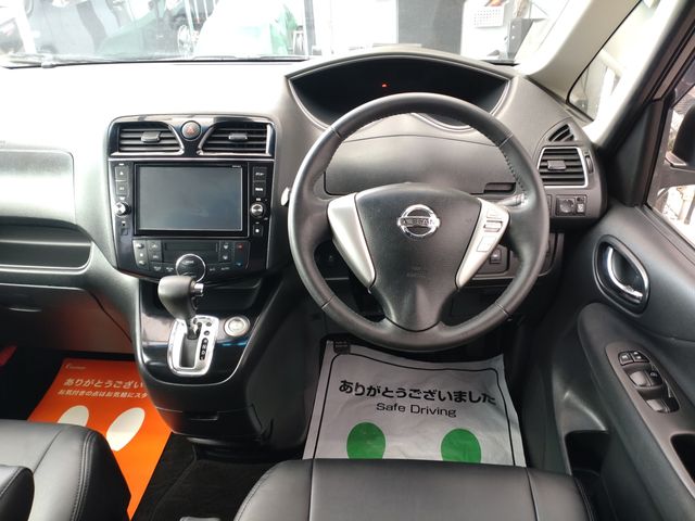 Nissan SERENA 2014-05 190539-12