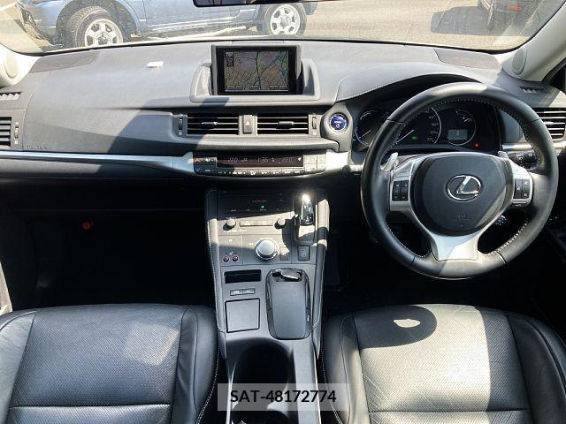 Lexus CT 2011-06 275177-1