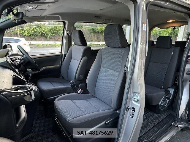 Toyota NOAH 2021-12 344458-25
