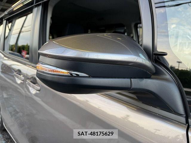 Toyota NOAH 2021-12 344458-19