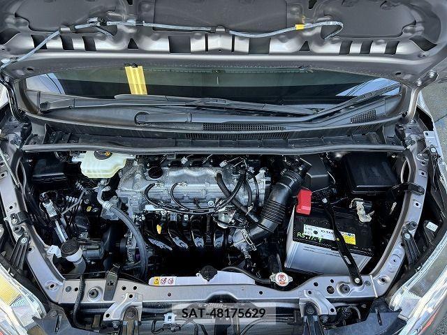 Toyota NOAH 2021-12 344458-17