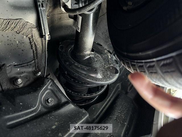 Toyota NOAH 2021-12 344458-16