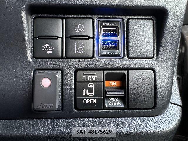 Toyota NOAH 2021-12 344458-9