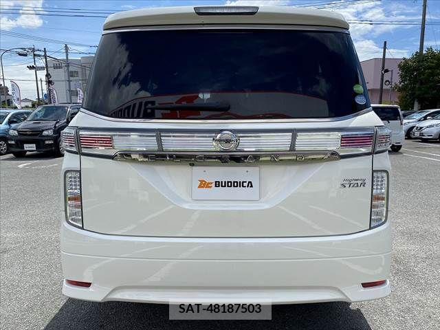 Nissan ELGRAND 2017-09 341545-13