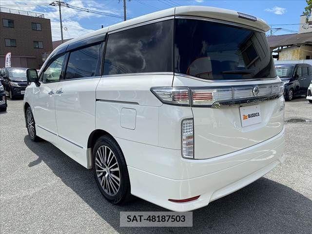 Nissan ELGRAND 2017-09 341545-14