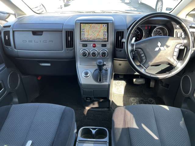 Mitsubishi DELICA D5 2011-10 9482-6