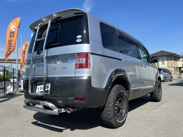 Mitsubishi DELICA D5 2011-10 9482-1