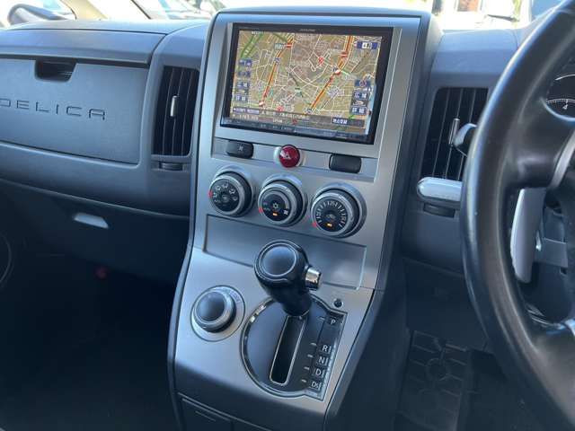 Mitsubishi DELICA D5 2011-10 9482-8