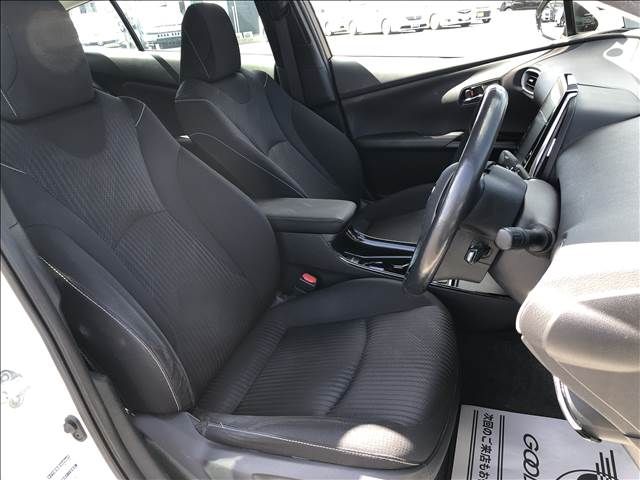 Toyota PRIUS PHV 2019-08 10312-8
