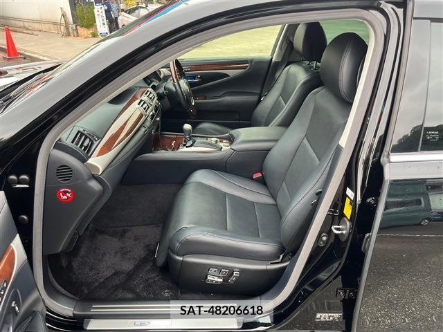Lexus LS 2013-01 388196-2