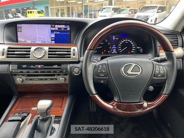 Lexus LS 2013-01 388196-12