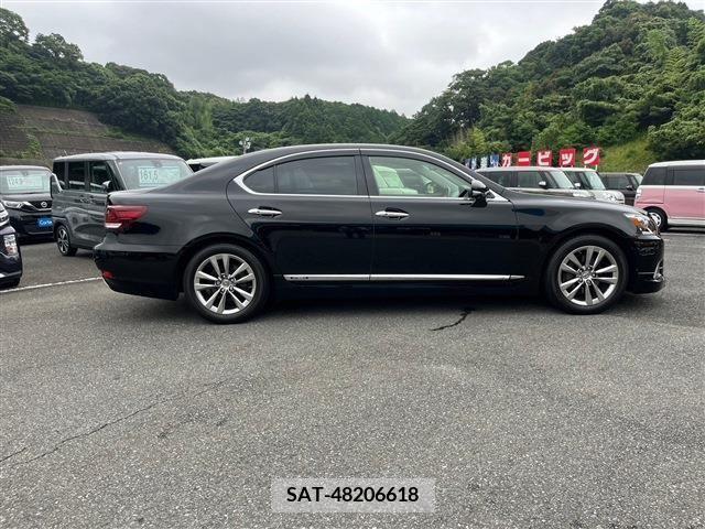 Lexus LS 2013-01 388196-11
