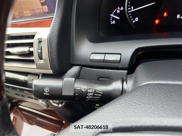 Lexus LS 2013-01 388196-28
