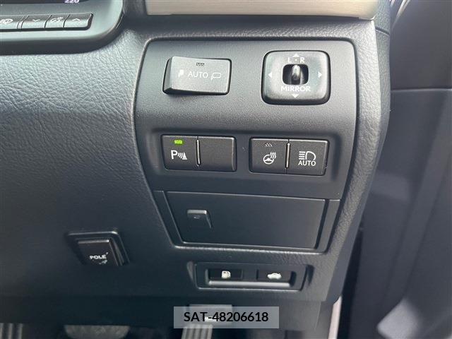 Lexus LS 2013-01 388196-16