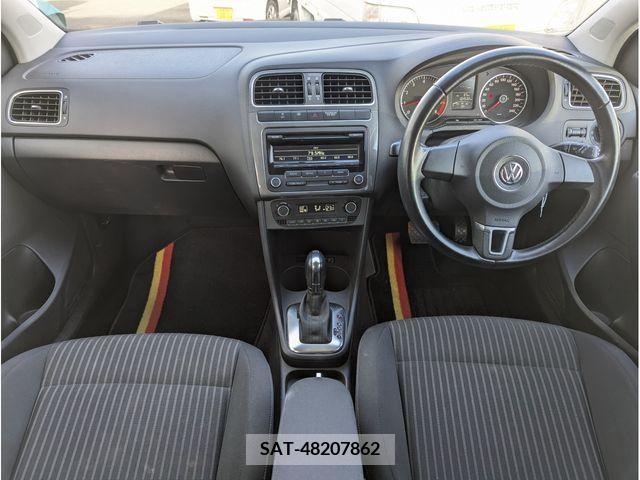VolksWagen POLO 2011-10 204383-1