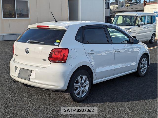 VolksWagen POLO 2011-10 204383-7