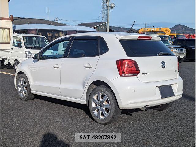 VolksWagen POLO 2011-10 204383-9