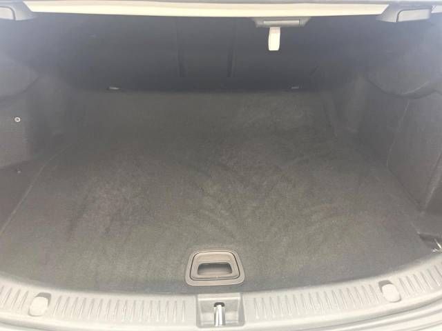 Mercedes Benz E-CLASS 2016-09 20391-13