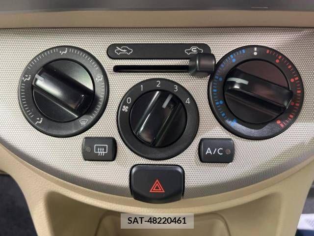 Nissan NOTE 2010-09 213117-4